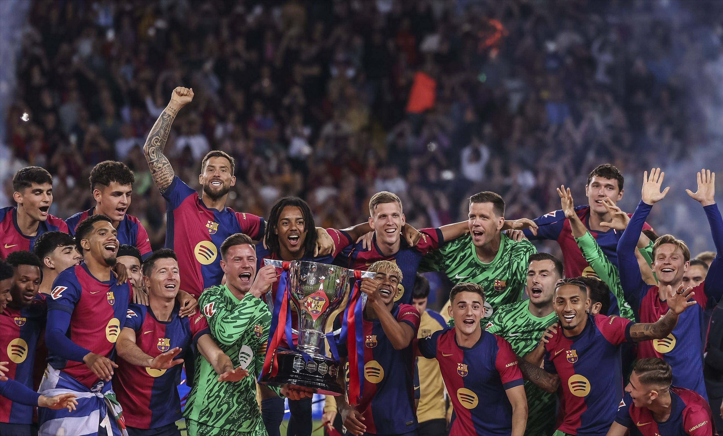 德转评年度最佳右边锋：杜埃、奥利塞、萨拉赫、亚马尔入围