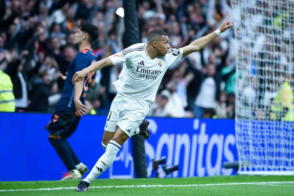 英超积分榜：利物浦连败后跌至第11，蓝军曼城分列二三位