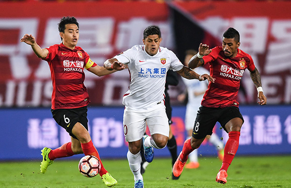 赫内斯谈拜仁明年目标：国内双冠王，在欧冠尽可能走远一些（赫内斯：拜仁明年剑指国内双冠，欧冠力争走得更远）