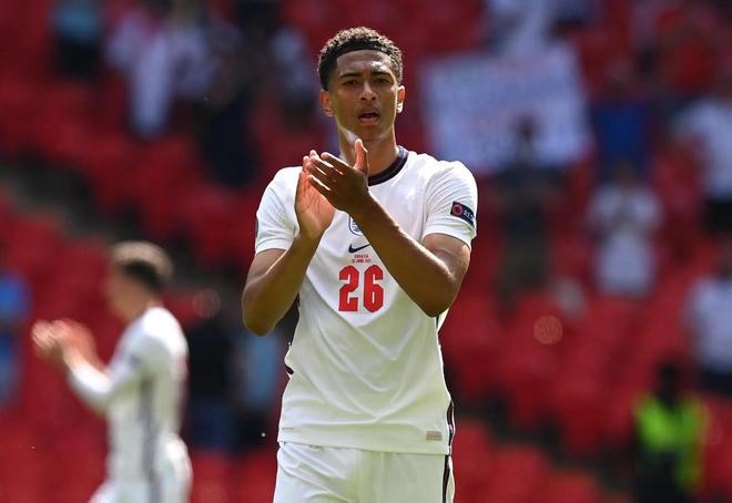 本泽马：姆巴佩需在重要时刻肩负使命，我不会在明年退役（本泽马：盼姆巴佩关键时刻挺身担当，否认明年退役）