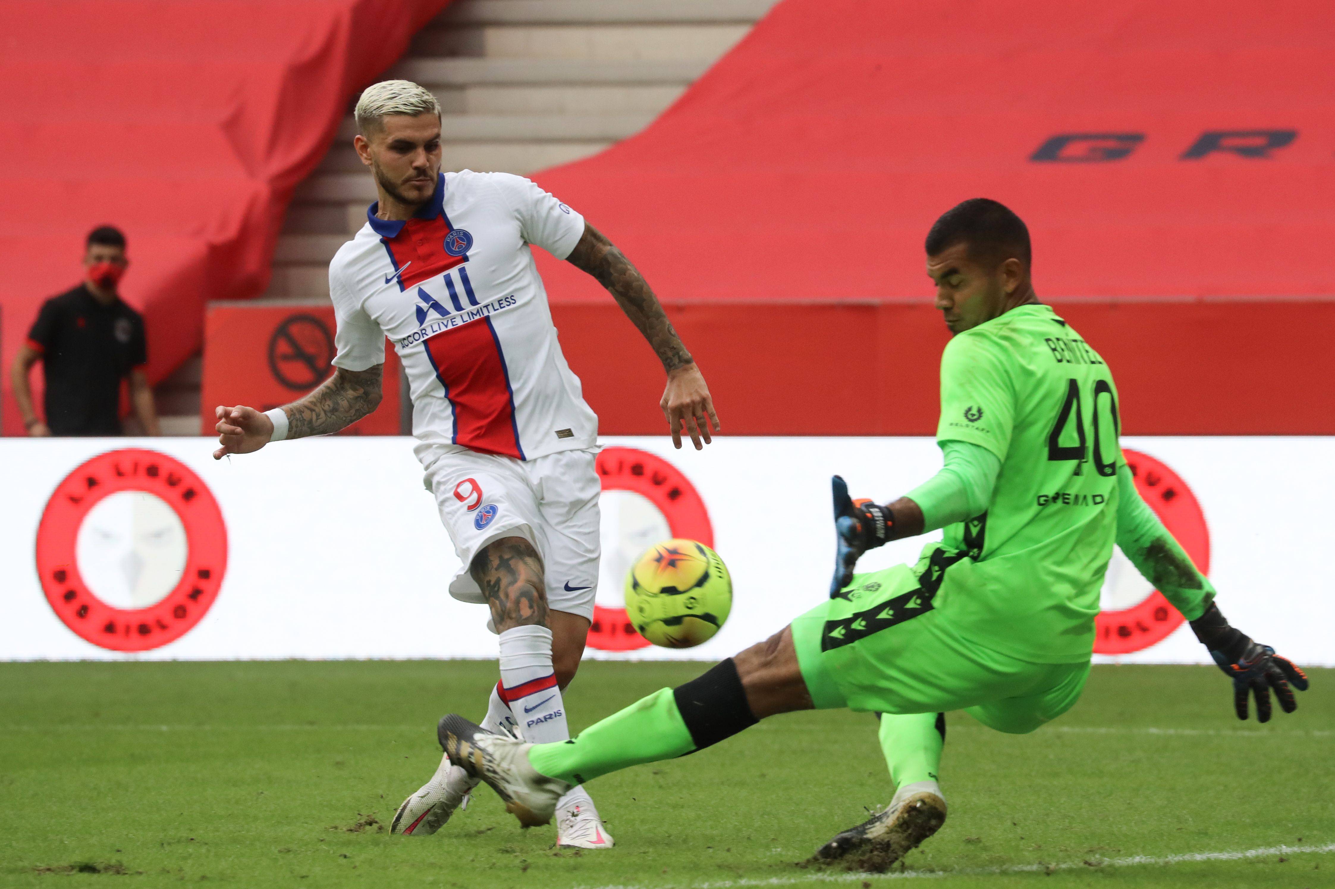 足坛曝出重磅转会，多队加入抢人大战