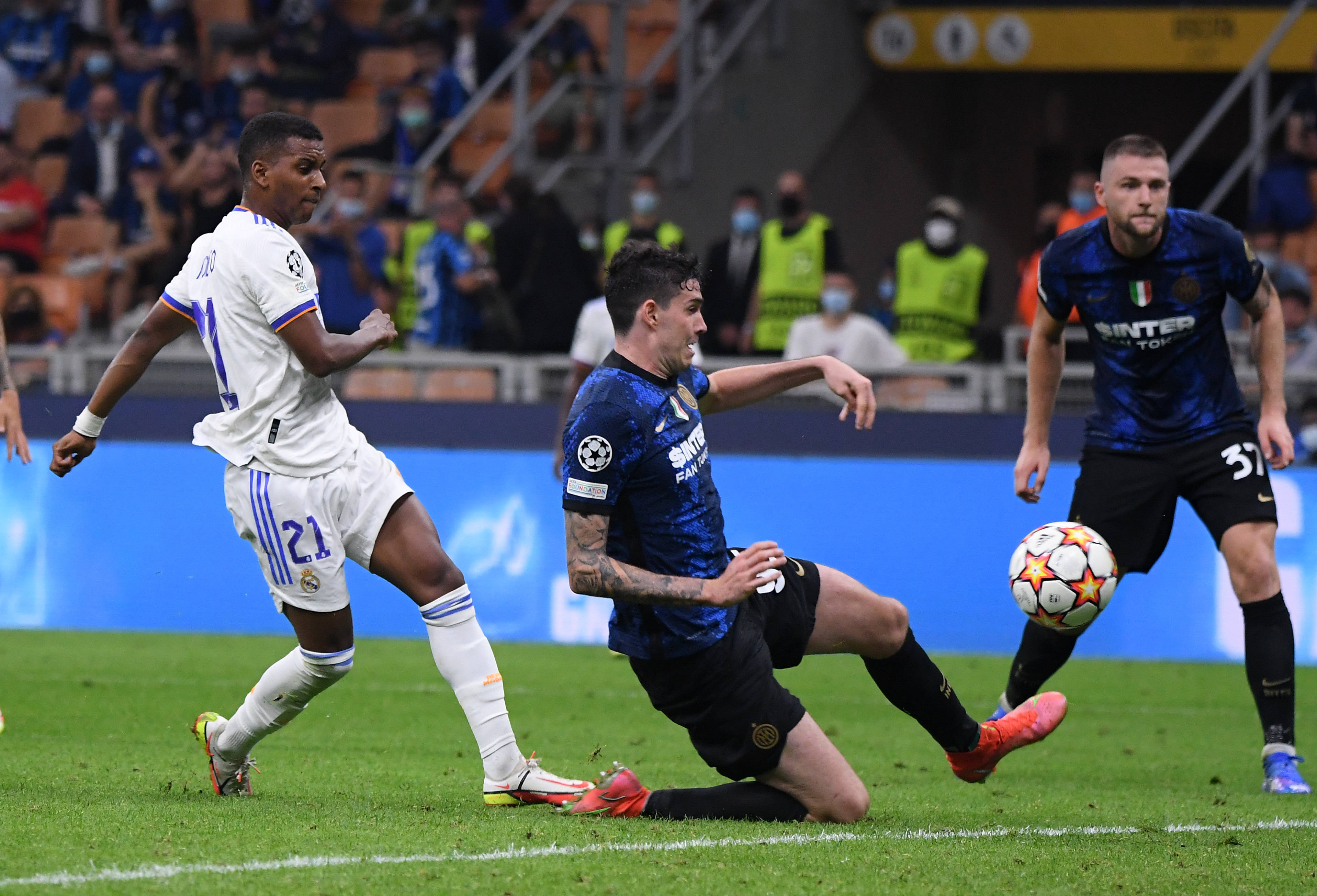 法耶的面筐打得可比低位好多了 其他队都得注意一下