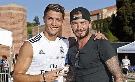 利物浦1-4惨败后帅位震动？罗马诺：俱乐部坚决支持斯洛特（1-4失利引帅位疑云？罗马诺：利物浦高层仍力挺斯洛特）