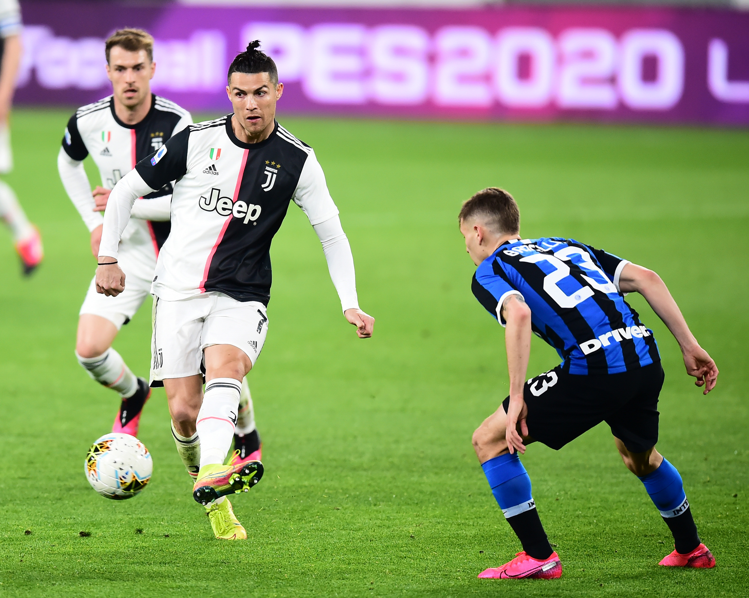 势不可挡！维拉各项赛事豪取9连胜，近17场赢下15场（势如破竹！维拉多线豪取9连胜，近17战斩获15胜）