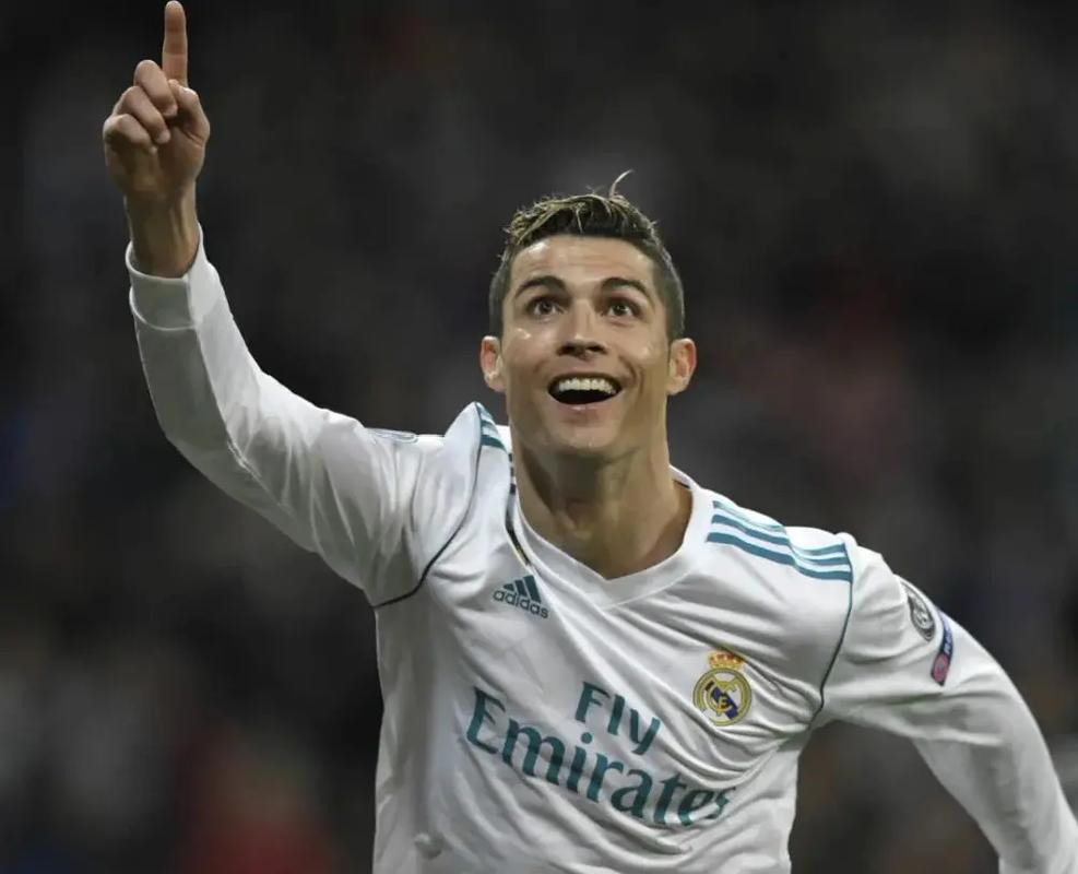 基德：队友和教练组很信任让阿门打控卫，他的成长显而易见