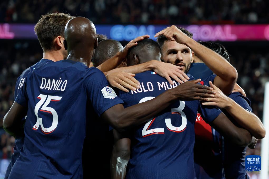 英超赛场亮点：利物浦逆转曼联,