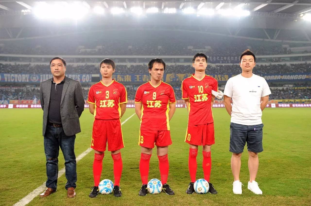 海因策执教阿森纳全情投入训练比赛