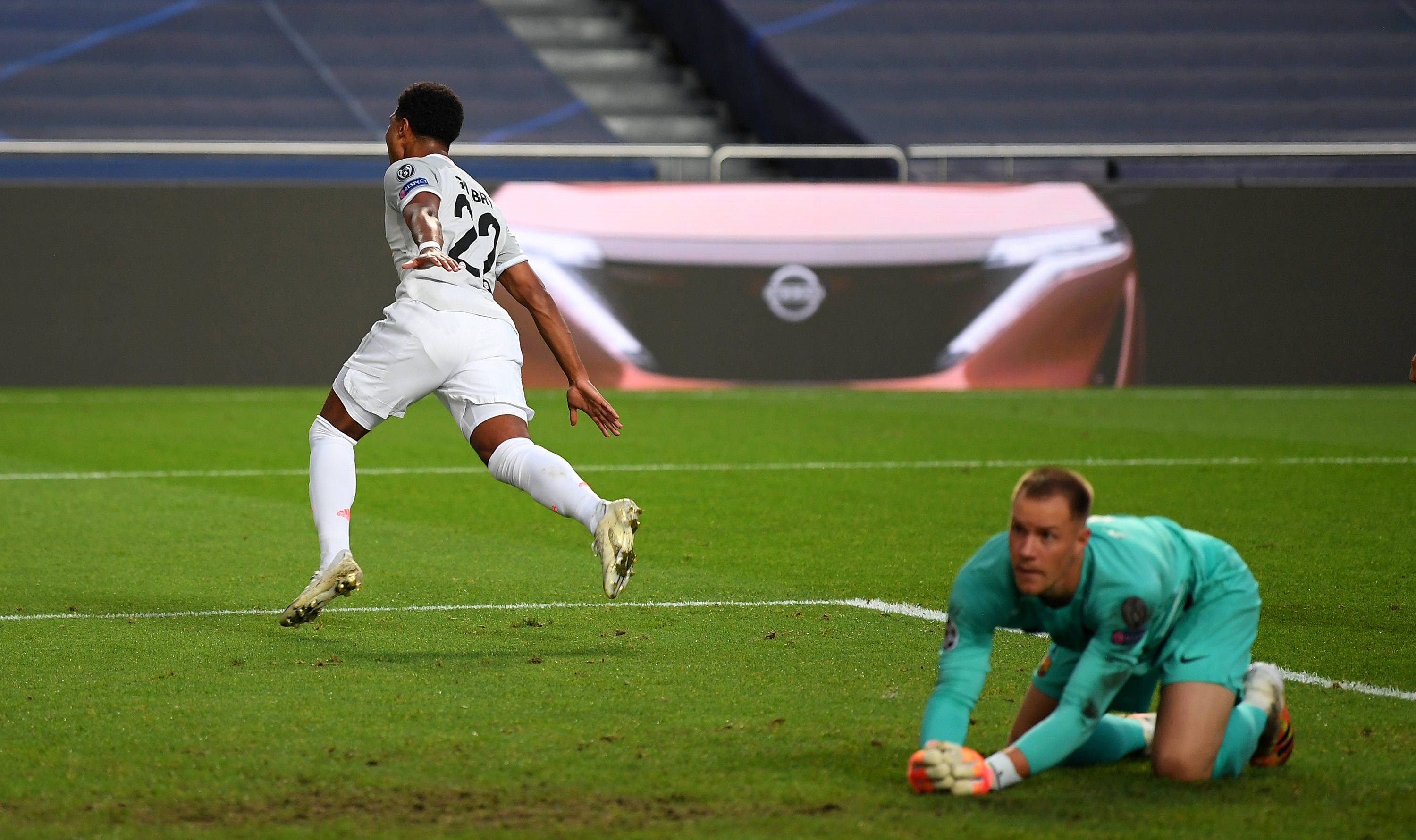 皇马官方悼念西足坛名帅阿兹卡戈塔，曾担任北京国安体育总监