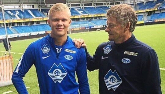 自称亚泰18岁后卫刘议阳女友的账号指控其恋爱期出轨、裸聊