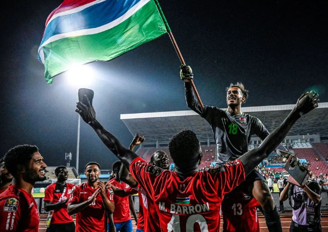 侠记：莫兰特喷35岁克莱是废物，可26岁的他命中率35+16