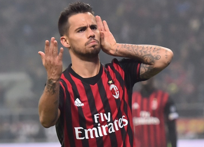 连丢2局！梁靖崑直摇头，孙颖莎耐心给他复盘，王艺迪一旁看热闹