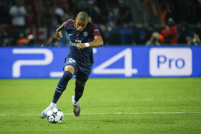 TK谈心中最佳阵容：梅罗入选、魔笛、齐达内、大罗、小罗在列