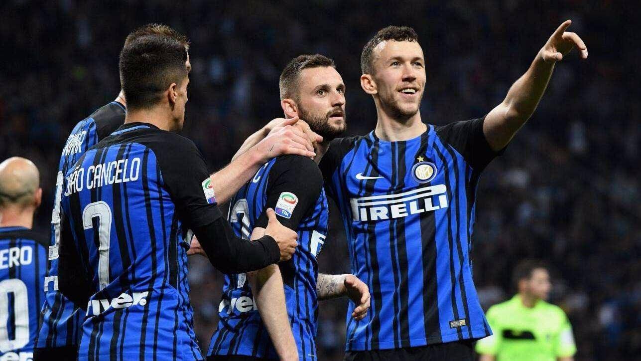 足球国脚留洋再迎利好，与多队进入谈判阶段（国脚留洋再获利好，正与多家球队洽谈）